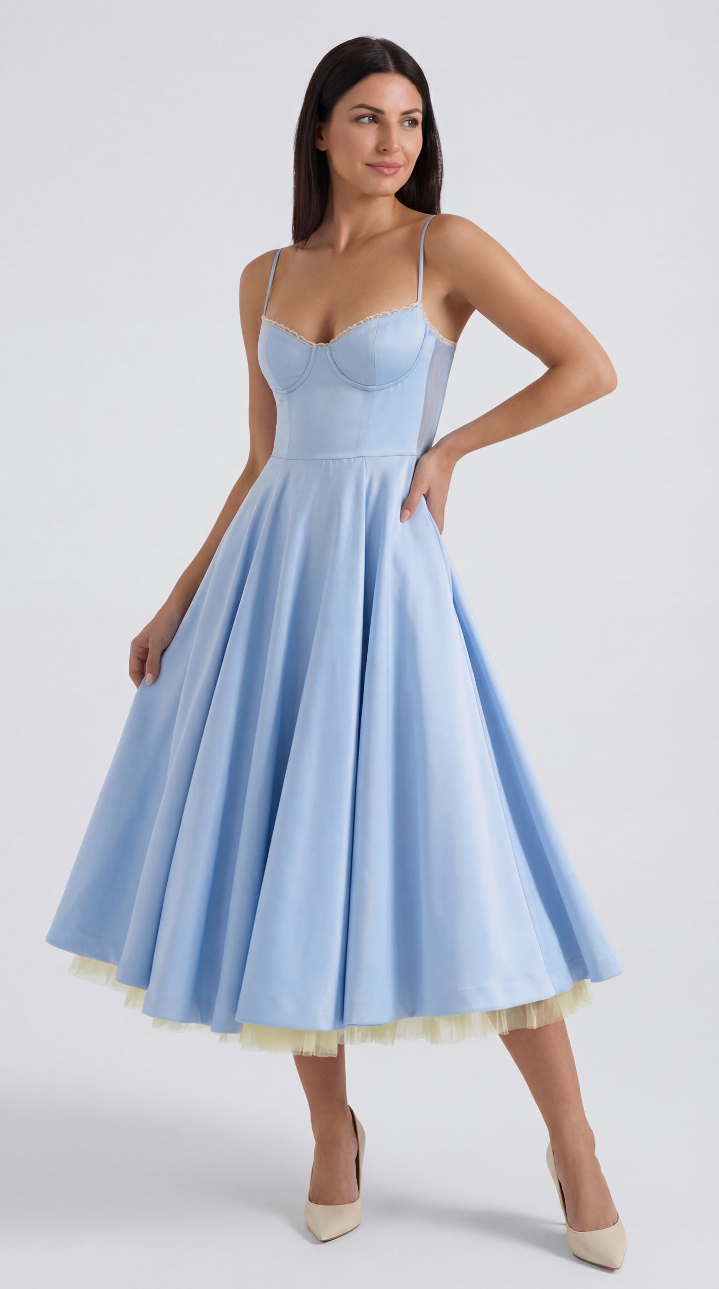 Vestido de tul y midi de Isold
