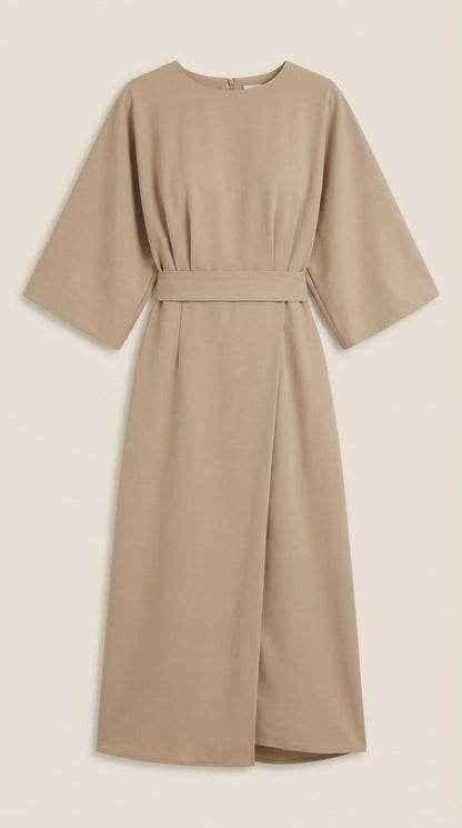 Vestido largo de Ana con cinturón